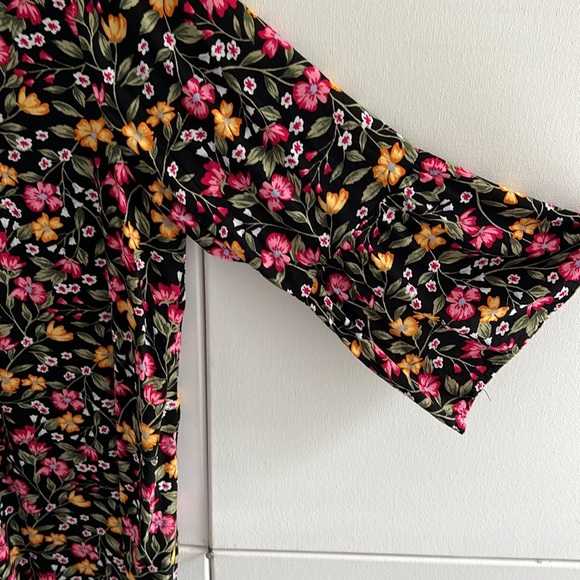 Old Navy Black floral blouse with 3/4 length bell sleeve and bow tie. - Picture 6 of 15